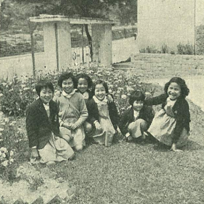 Primary_Students_at_the_Front_Gate-1-1-square